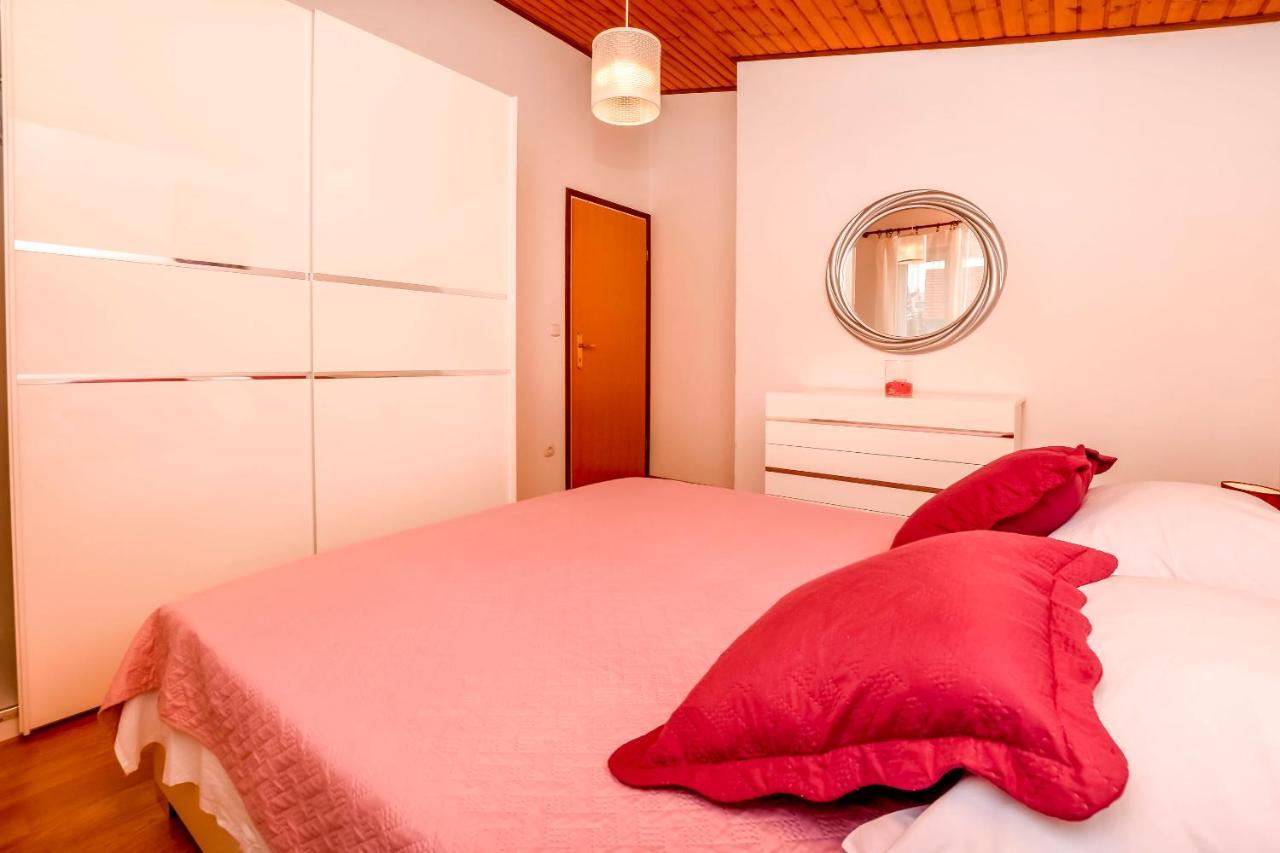 Apartment Mira Примоштен Номер фото